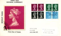 15.02.1971
Stitched: Decimal Values: 10p Pillar Boxes 1 (1855)
H M The Queen
Thames Gold Embossed