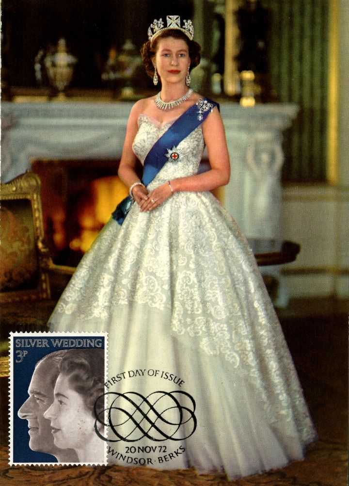 Silver Wedding 1972, Postcard of Her Majesty