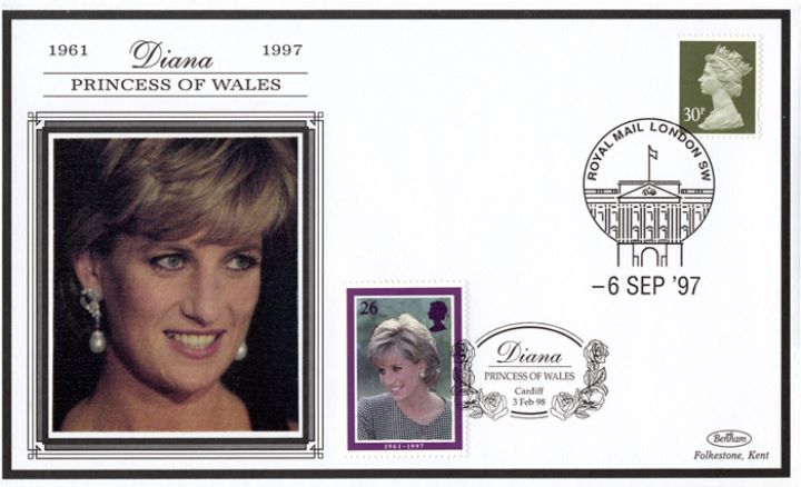 Diana, Princess of Wales, Wearing pearl earrings