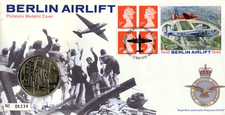 Window: Berlin Airlift, Medal Cover