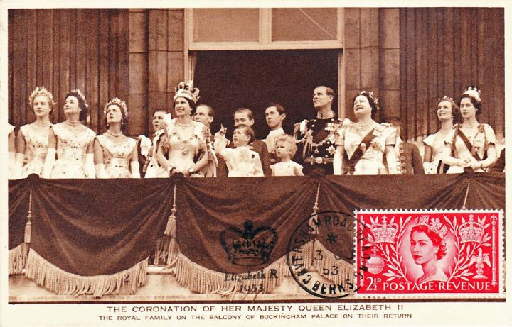 Elizabeth II Coronation, Royal Family on Balcony of Buckingham Palace